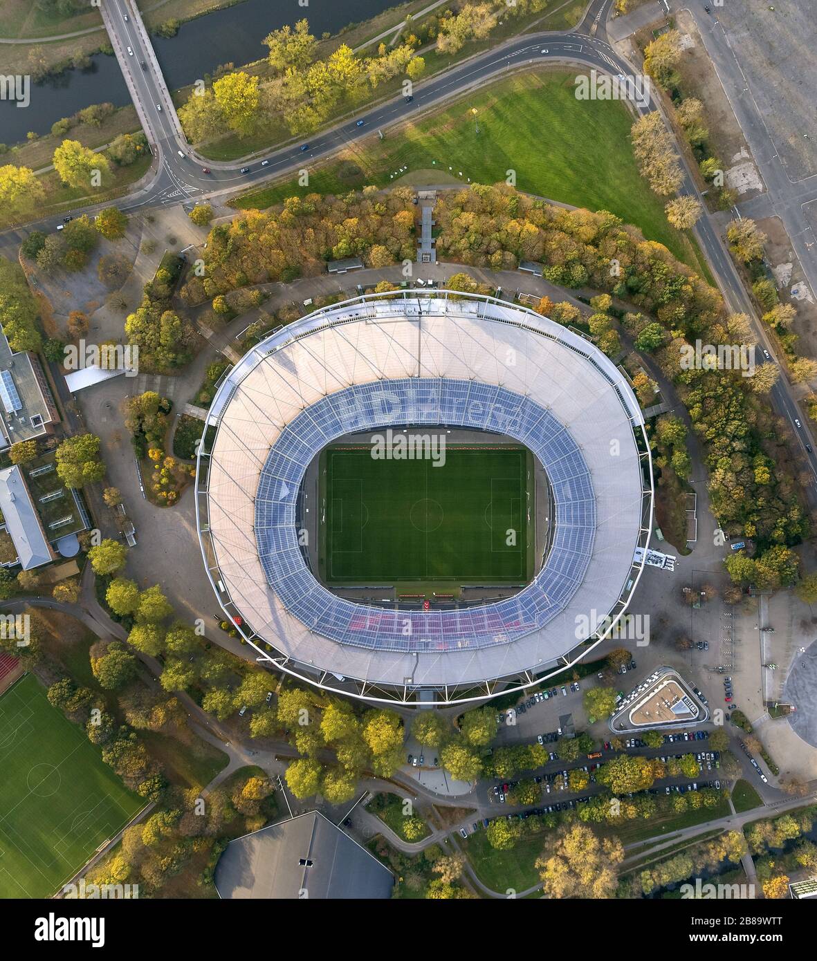 Stade HDI Arena dans le quartier de Calenberger Neustadt à Hanovre, 31.10.2013, vue aérienne, Allemagne, Basse-Saxe, Hanovre Banque D'Images