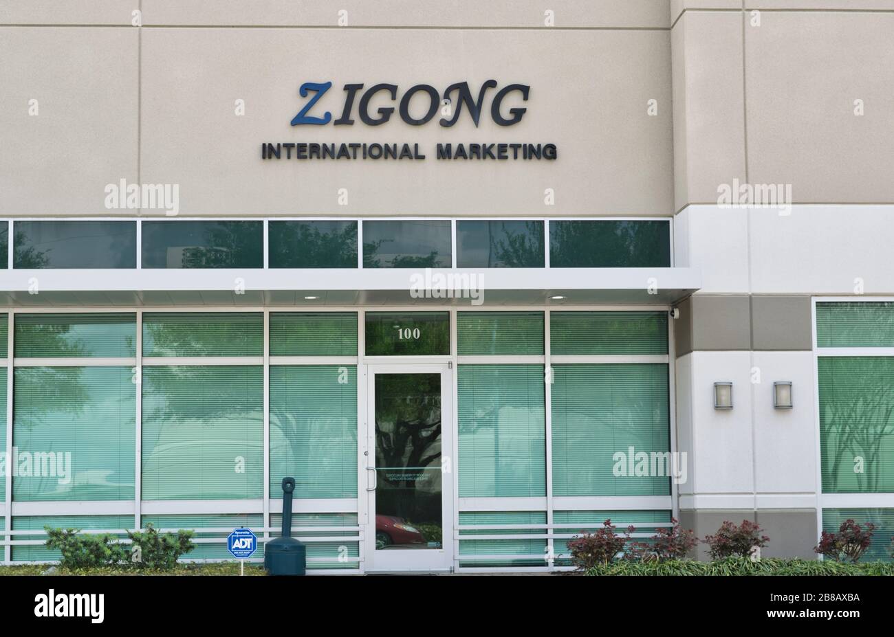 Extérieur du bureau marketing international Zigong à Houston, Texas. Grand producteur et distributeur de carbure de tungstène, de tungstène et de molybdène. Banque D'Images