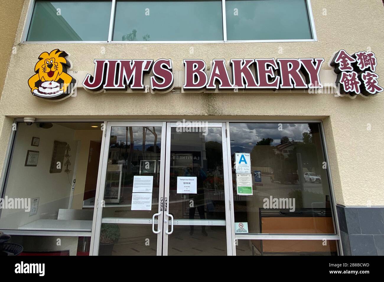 Vue générale du restaurant fermé Jim's Bakery à la suite de la pandémie de COVID-19 du coronavirus, vendredi 20 mars 2020, à Monterey Park, Californie, États-Unis. (Photo par IOS/Espa-Images) Banque D'Images