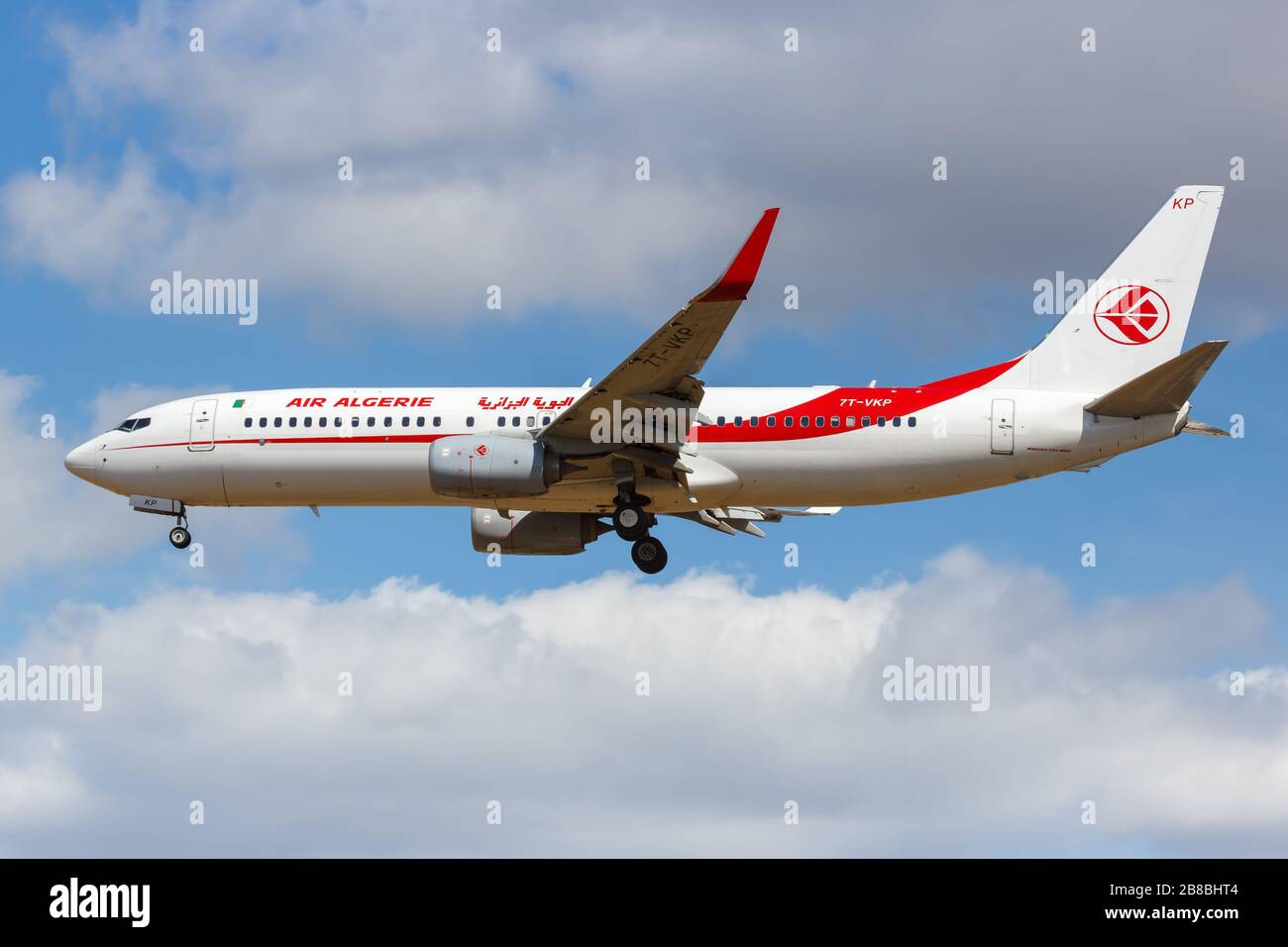 Londres, Royaume-Uni – 1er août 2018 : avion Air Algérie Boeing 737-800 à l'aéroport de Londres Heathrow (LHR) au Royaume-Uni. Banque D'Images