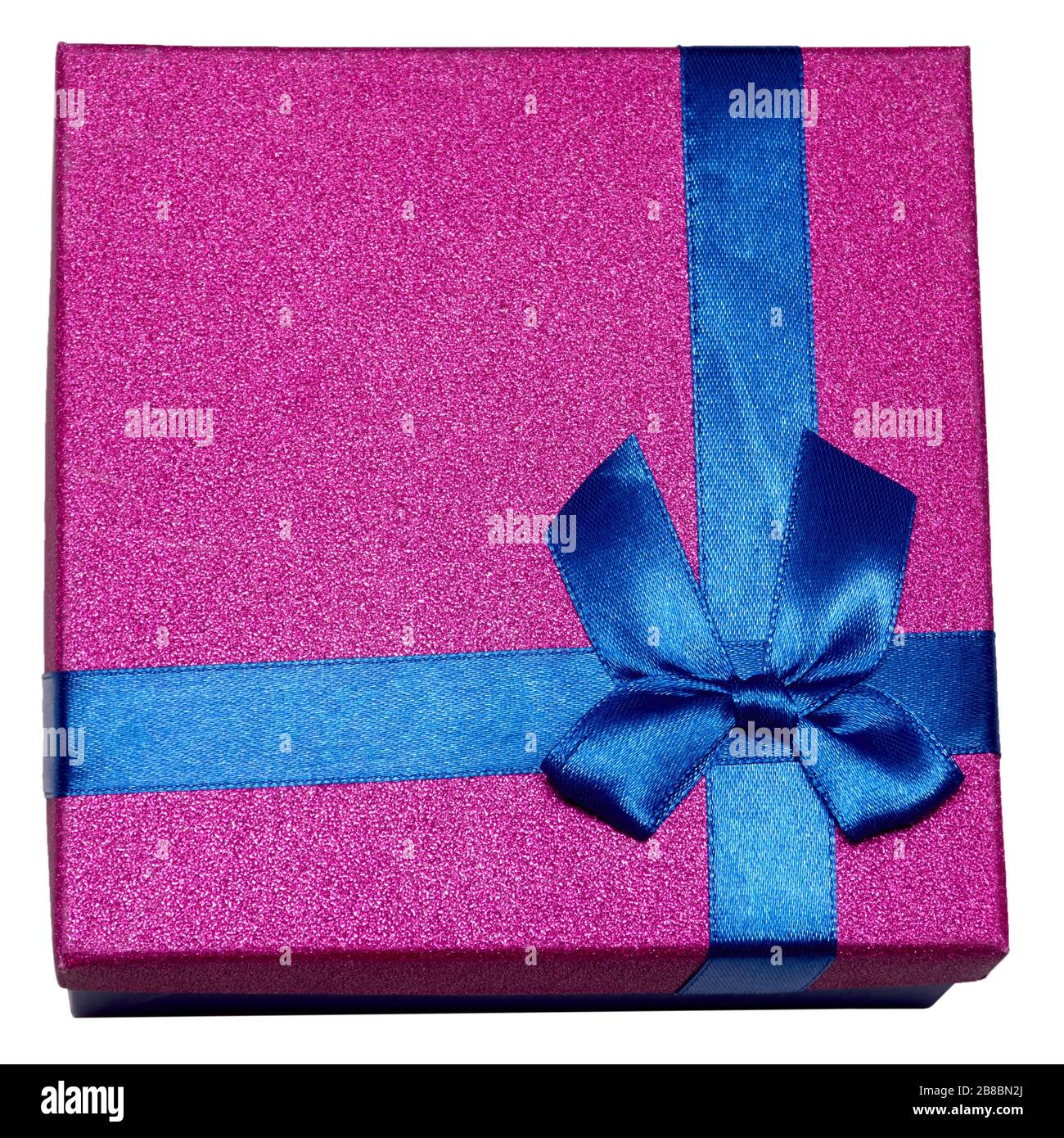 Boite Cadeau Rose Et Bleu Cadeau D Anniversaire En Rose Envelopper Du Papier Sur Une Boite En Carton Comme Cadeau Isole Sur Blanc Masque Joyeux Anniversaire Photo Stock Alamy Boite Cadeau Rose Et Bleu Cadeau D Anniversaire En Rose Envelopper Du Papier Sur Une Boite En Carton Comme Cadeau Isole Sur Blanc Masque Joyeux Anniversaire Photo Stock Alamy