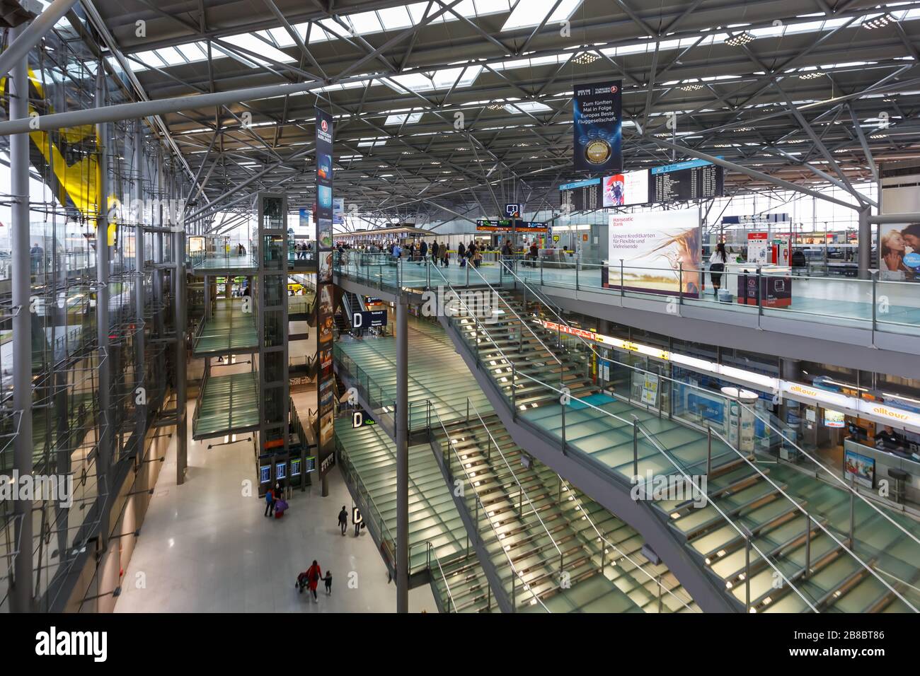 Cologne, Allemagne – 2 novembre 2019 : terminal 2 de l'aéroport de Cologne Bonn (CGN) en Allemagne. Banque D'Images