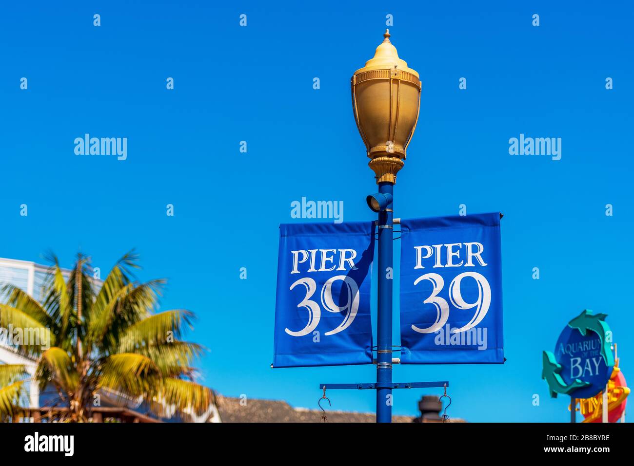 Pier 39 Banners at Pier 39 à San Francisco, États-Unis Banque D'Images