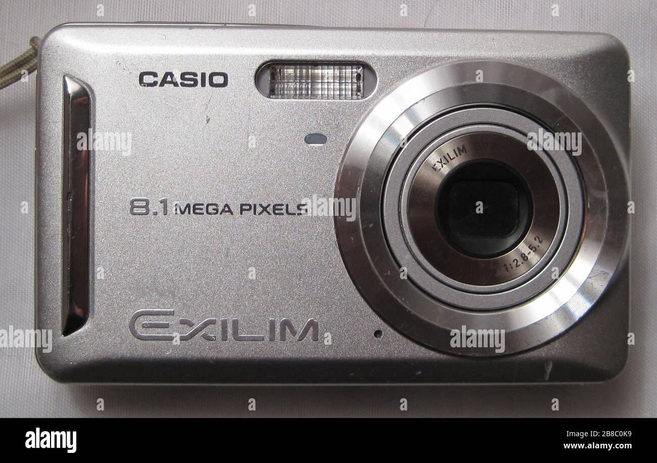 English : une photo d'un Casio Exilim EX-Z9 appareil photo numérique. ; 26  décembre 2009 (date