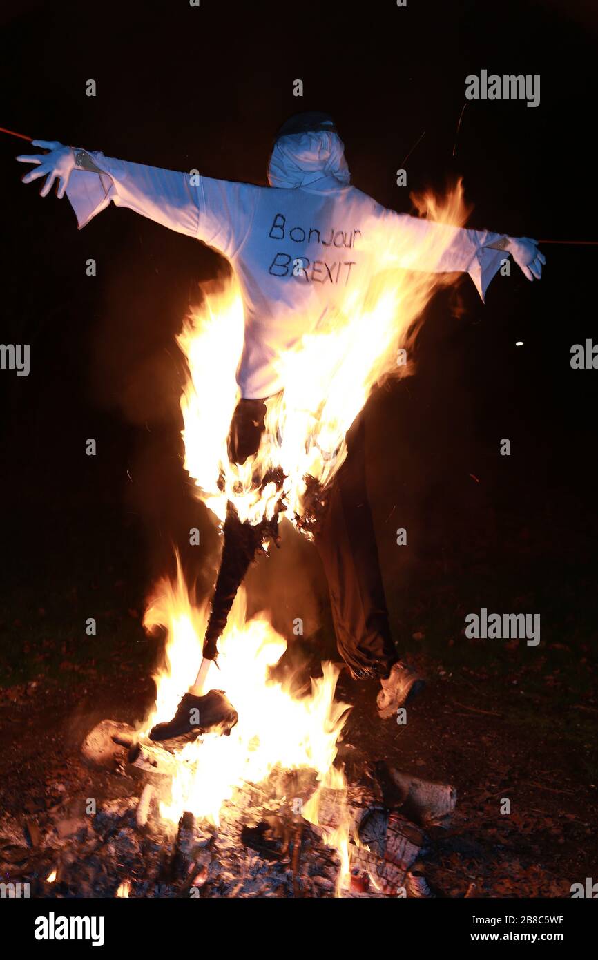 Célébration du Brexit sortant de l’UE, l’Europe. Un festival de feu de joie qui brûle un effigie de Bruxelles et accueille une Grande-Bretagne libre. Banque D'Images