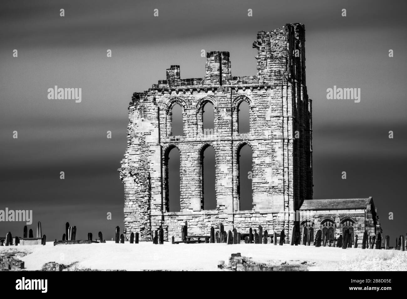 Prieuré de Tynemouth, Angleterre du Nord-est par infrarouge Banque D'Images