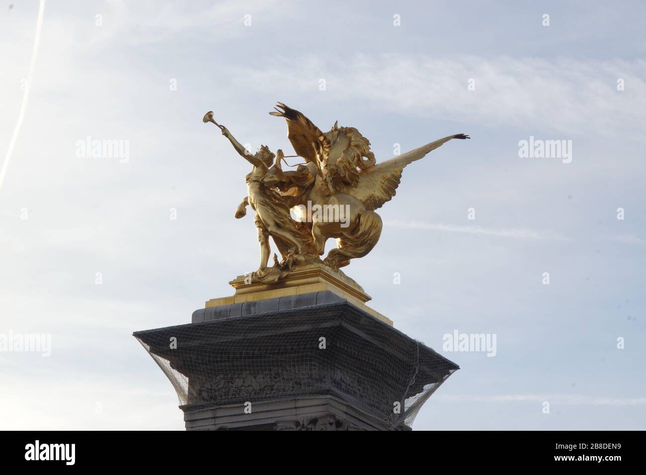 VUE DEPUIS LE PONT ALEXANDRE III À PARIS - FRANCE Banque D'Images