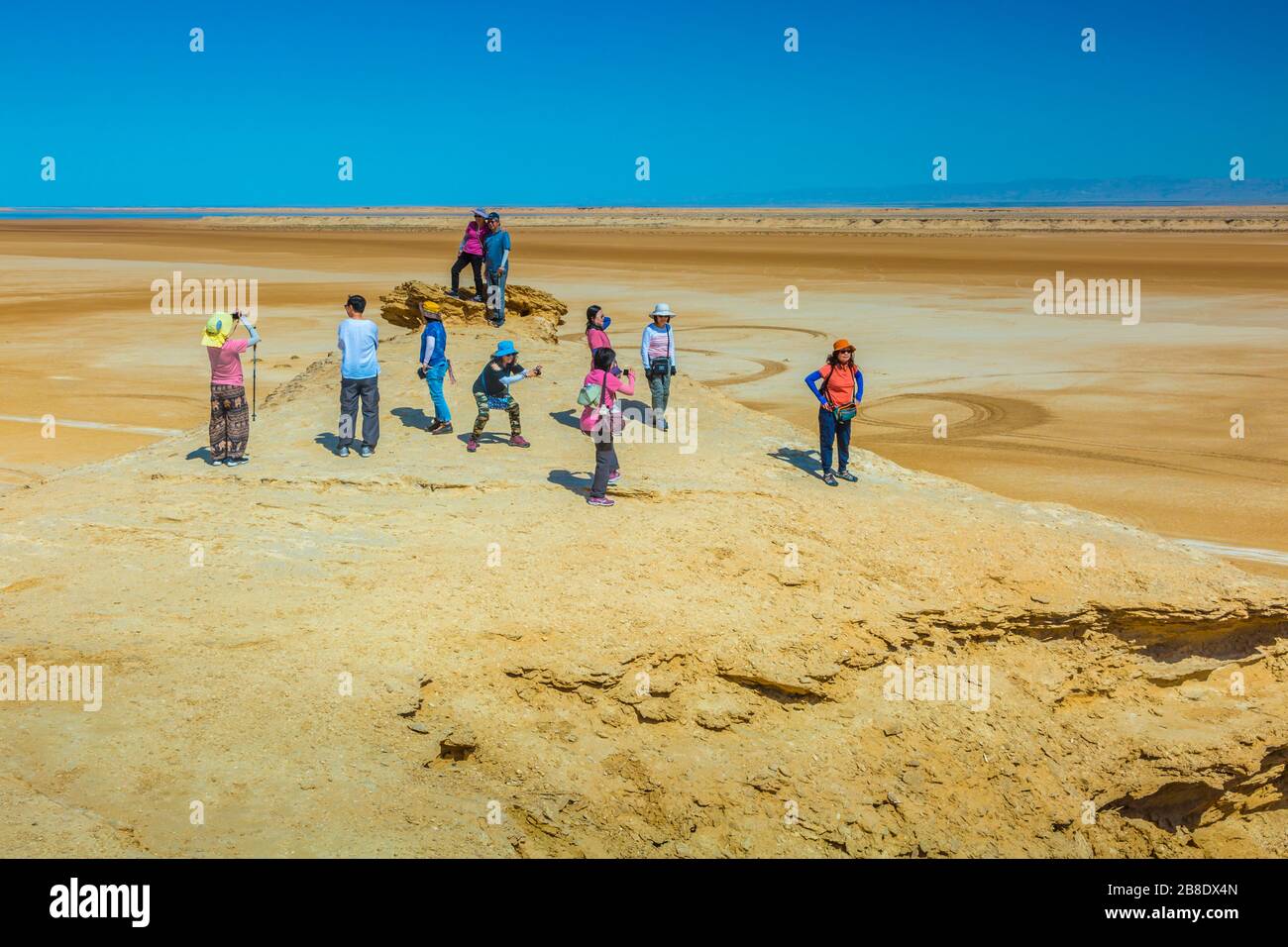 Touristes dans le désert. Banque D'Images