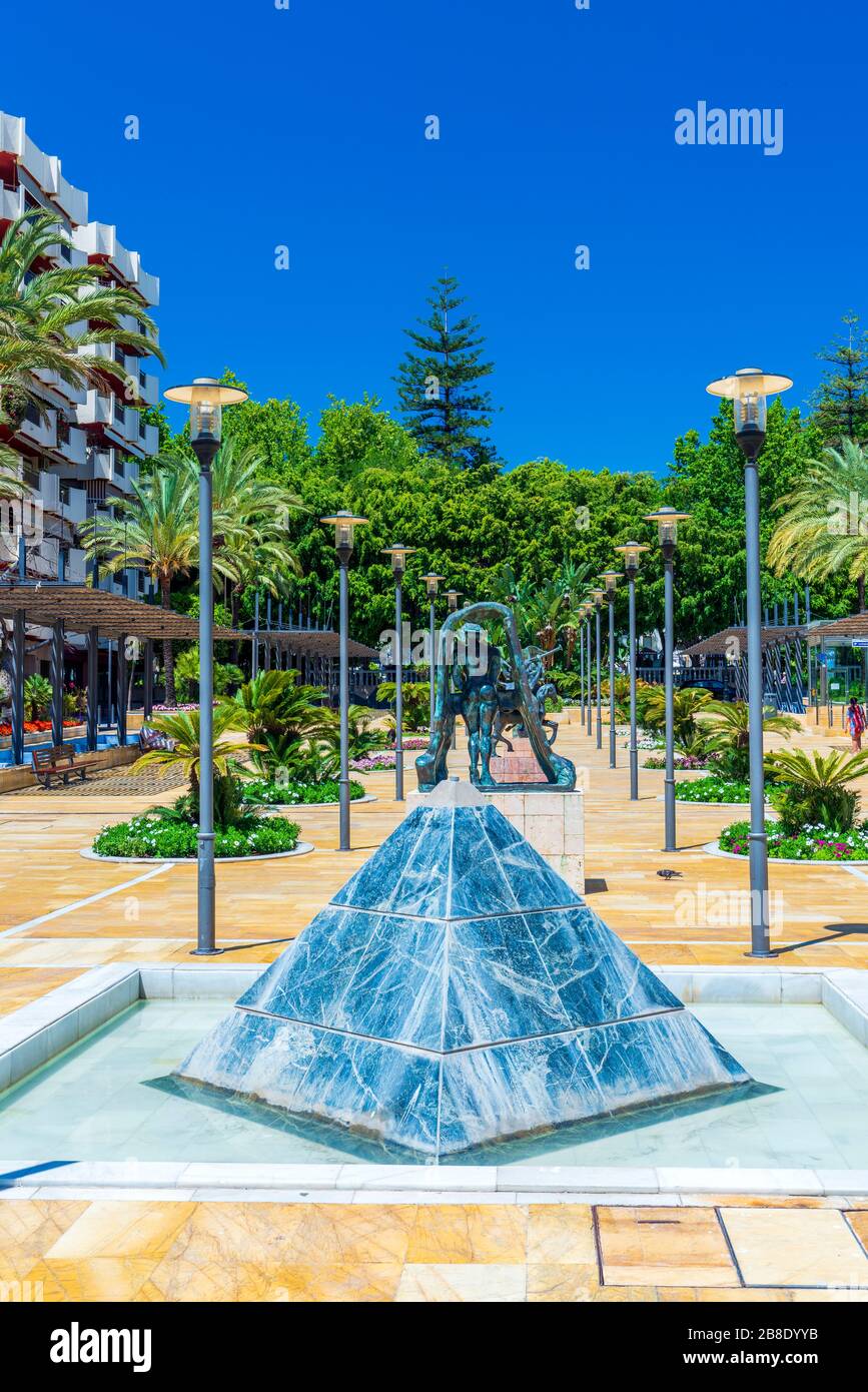 Sculpture Dali sur l'Avenida del Mar, Marbella, Andalousie, Espagne, Europe Banque D'Images