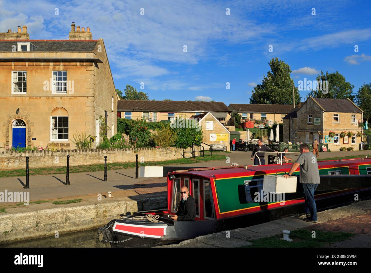 Barge, Kennet & Avon Canal, Bradford on Avon, Wiltshire, Angleterre, Royaume-Uni Banque D'Images