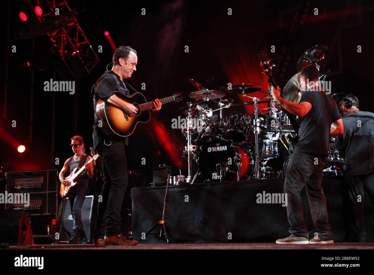 Dave Matthews se produit à l'amphithéâtre Cruzan à West Palm Beach, en Floride, en vendant deux nuits de retour. Banque D'Images