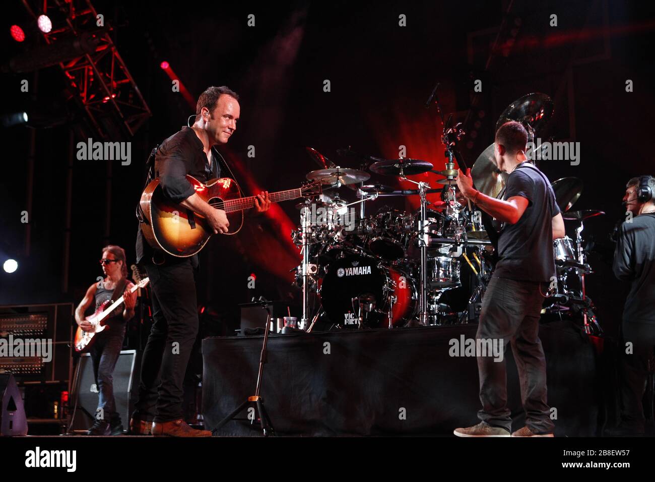 Dave Matthews se produit à l'amphithéâtre Cruzan à West Palm Beach, en Floride, en vendant deux nuits de retour. Banque D'Images