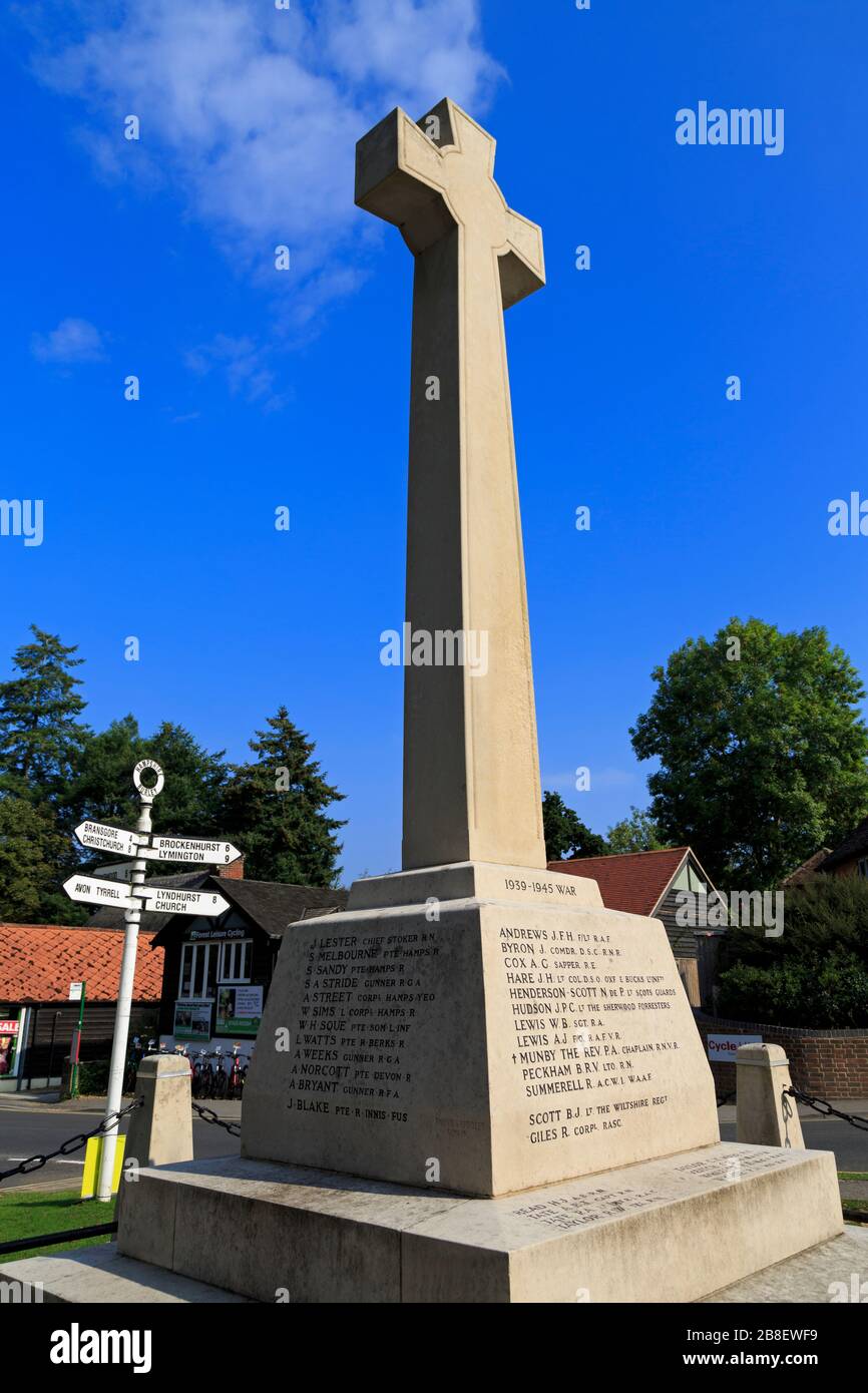 Monument de la guerre, Burley Village, New Forest, Hampshire, Angleterre, Royaume-Uni Banque D'Images