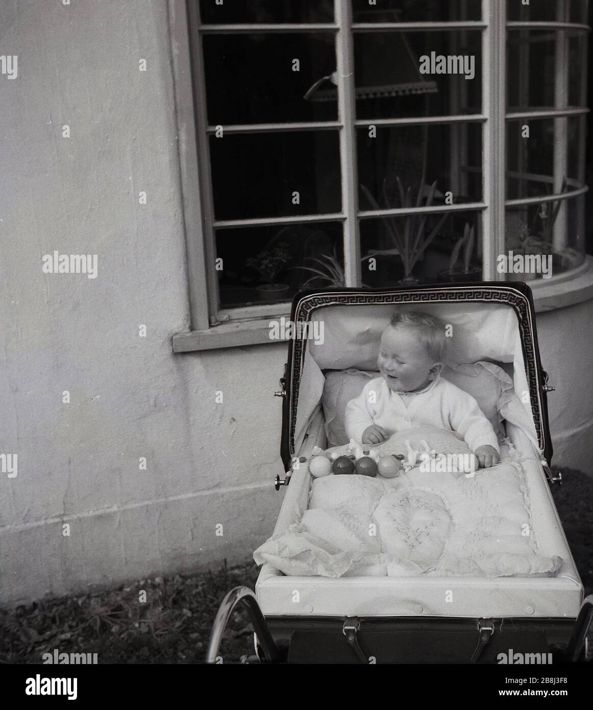 1950s Baby Black And White Banque D Image Et Photos Alamy