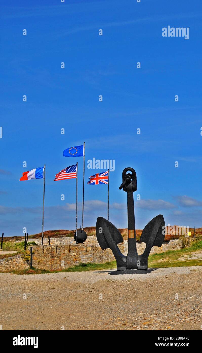 Mémorial de la Bataille de l'Atlantique, un bateau ancres l'armée célèbre, Pen Hir point, Bretagne, France Banque D'Images