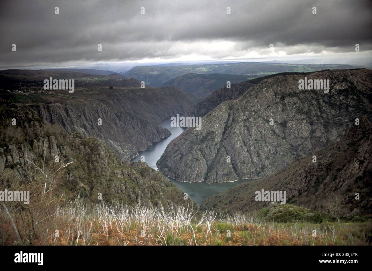 Vue Sur Le Canyon Du Nil Du Point De Vue De Cabezoas Parada De Sil Galice Espagne Photo Stock Alamy