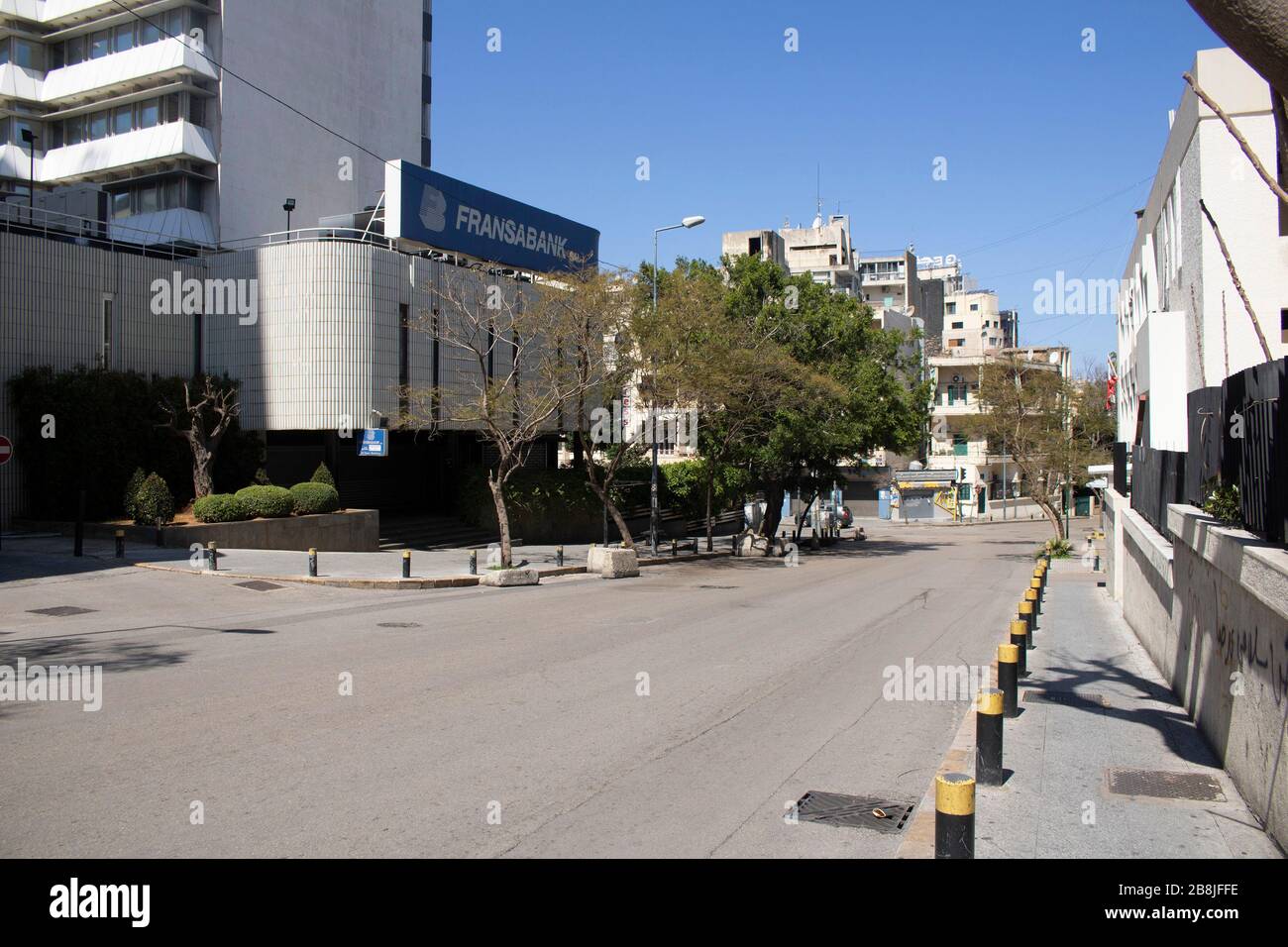 Beyrouth, Liban. 22 mars 2020. Les rues de Beyrouth vides alors que le gouvernement libanais déclare un état d'urgence demandant aux gens de rester à la maison de l'art de lutter contre la maladie du coronavirus COVID-19 crédit: amer ghazzal/Alay Live News Banque D'Images