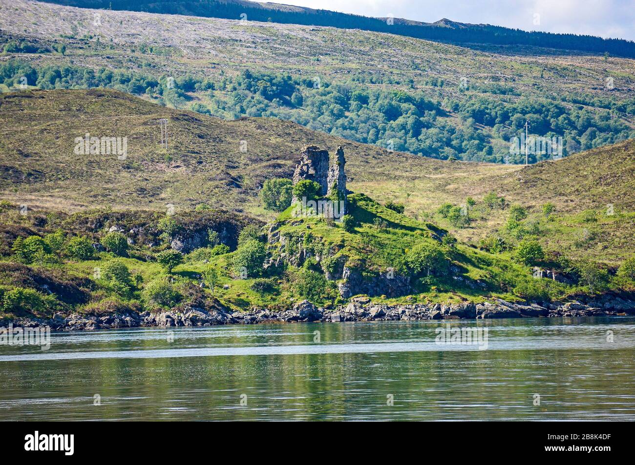 Ruine de château médiéval an Caisteal Maol (Maol) à Kyleakin sur les rives du Loch Alsh Île de Skye en Ecosse Highland Banque D'Images