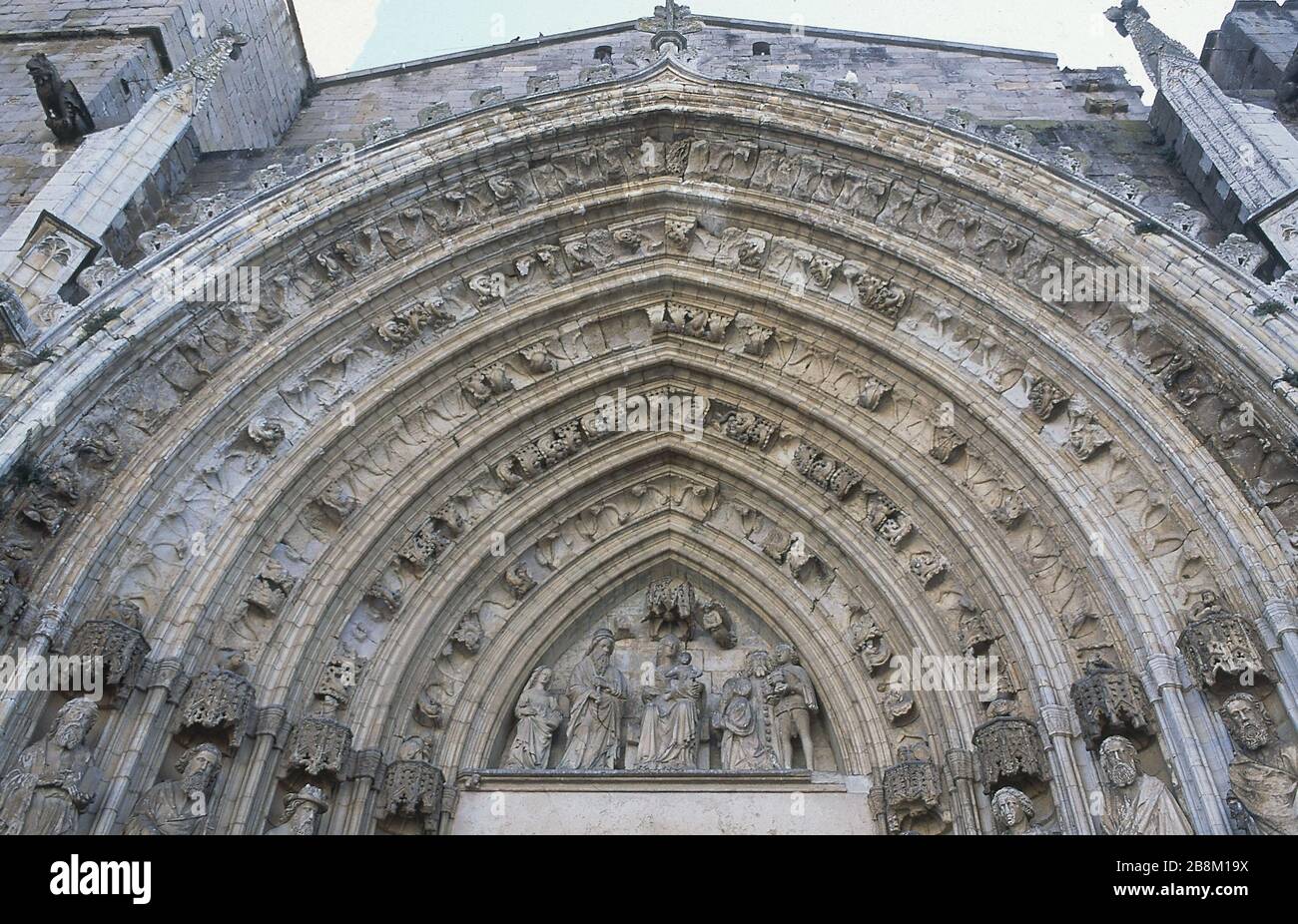 TIMPANO Y ARQUIVOLTAS DE LA IGLESIA DE SANTA MARIA - MARMOL BLANCO - SIGLO XV Auteur: ANTIGONI ANTONIO. Lieu: MARIENKIRCHE. ESPAGNE. Banque D'Images