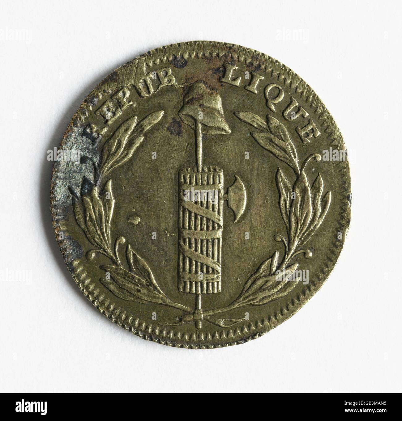 Jeton à la devise "liberté et égalité", 1792 Anonyme. Jeton à la Elabore 'liberté et Egalité', vers 1792. Laiton. Paris, musée Carnavalet. Banque D'Images Jeton à la devise "liberté et égalité", 1792 Anonyme. Jeton à la Elabore 'liberté et Egalité', vers 1792. Laiton. Paris, musée Carnavalet. Banque D'Images