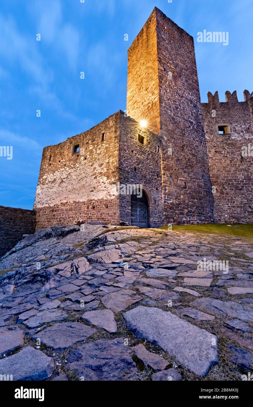 La cour et le garde du château d'Appiano. Appiano, province de Bolzano, Trentin-Haut-Adige, Italie, Europe. Banque D'Images