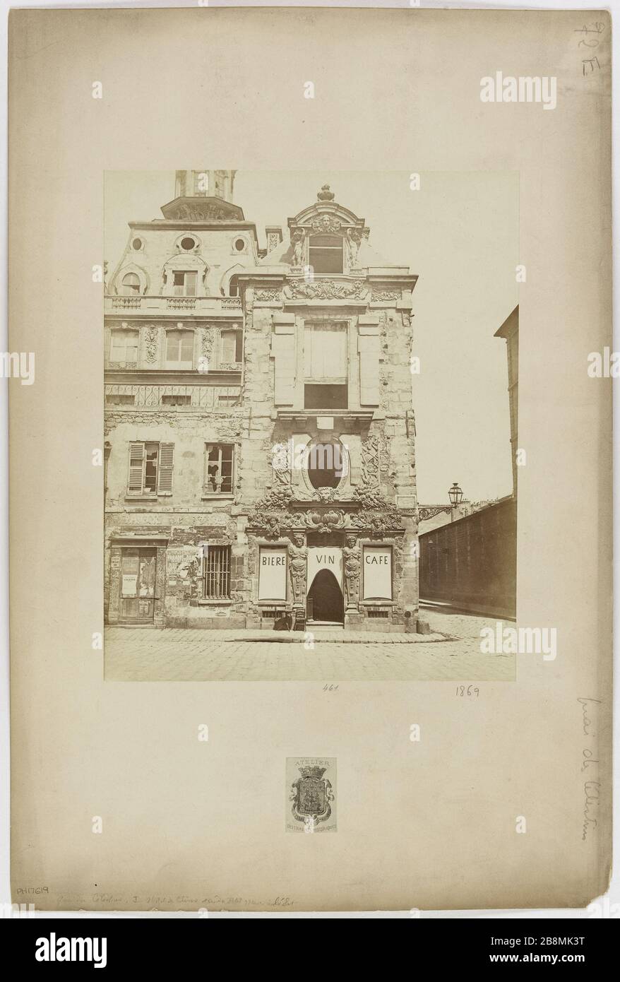 Pier Celestine I. Hotel Cleves rue du petit Musc à l'est. Hotel Fieubet, 2 Quai des Celestins, Paris 4ème arrondissement. Le Marais. Hôtel Fieubet, 2 quais des Célestins. Hôtel de Clèves, rue du petit Musc à l'est, Paris (IVème arr.). Photo de Pierre Emonts (1831-1912). Papier aluminé. En 1869-1869. Paris, musée Carnavalet. Banque D'Images