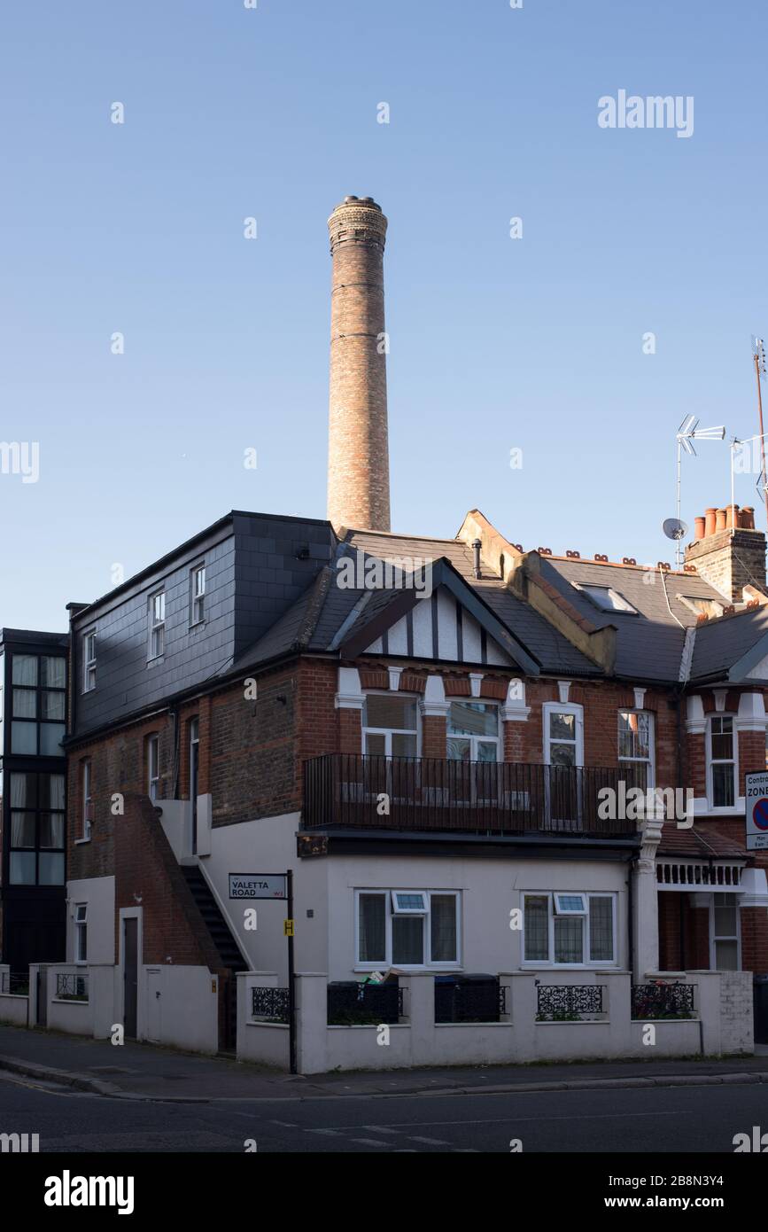 Warple Way/Valetta Road, East Acton, Londres, Royaume-Uni Banque D'Images
