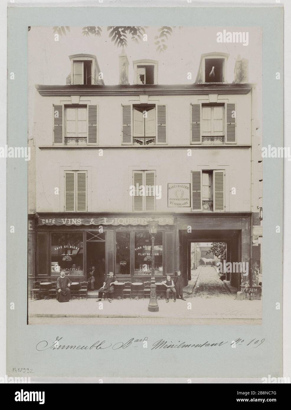 Bâtiment, 109 boulevard Ménilmontant. Paris (vingtième arr.) Immeuble, 109 boulevard Ménilmontant. Paris (XXème arr.), septembre 1905. Union photographique française. Paris, musée Carnavalet. Banque D'Images