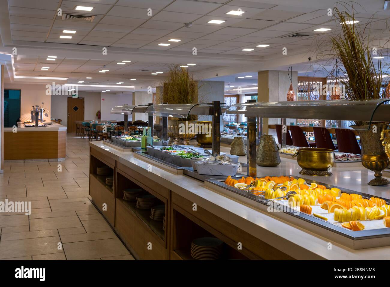 Le restaurant-buffet de l''Oasis Dead Sea Hotel à Ein Bokek, en Israël, au  Moyen-Orient Photo Stock - Alamy