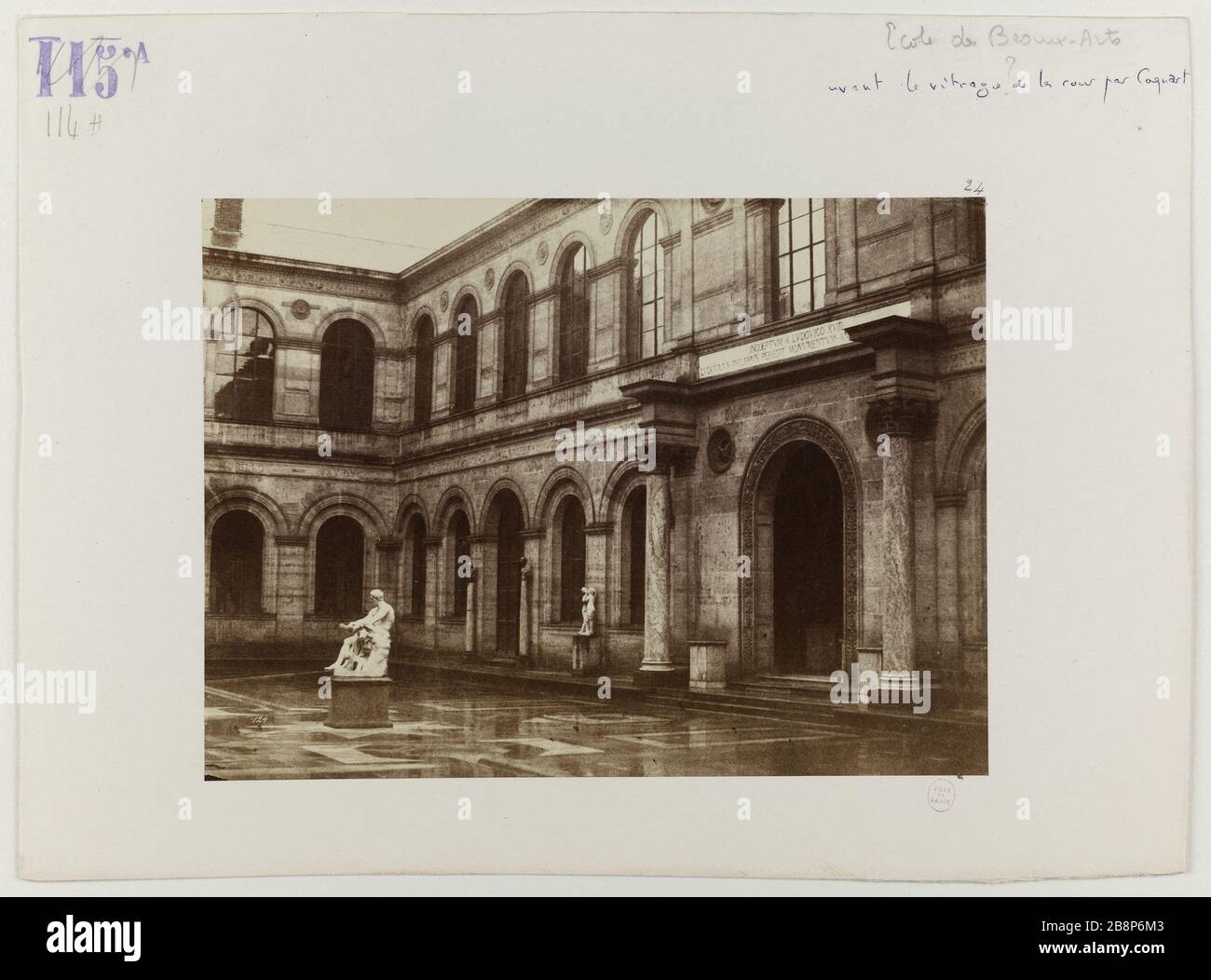 Cour de marbre, École des Beaux-Arts, 6ème arrondissement, Paris. Charles Marville (1813-1879). La Cour des Marbres, Ecole des Beaux-Arts Paris (VIème arr.). Rage sur papier albuminé d'après un papier natif (calotype), entre 1850 et 1855. Paris, musée Carnavalet. Banque D'Images