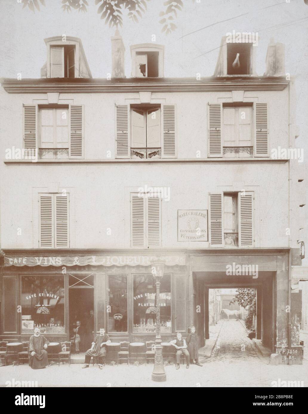 109 boulevard de Ménilmontant 109, boulevard de Ménilmontant. Paris (XXème arr.). Union photographique française, septembre 1905. Paris, musée Carnavalet. Banque D'Images