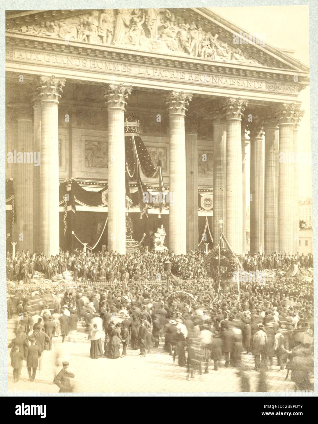 FUNERAILLES Victor Hugo, LE PANTHÉON, 1885 « Funérailles de Victor Hugo, le Panthéon », 1885. Photographie anonyme. Paris, Maison de Victor Hugo. Banque D'Images
