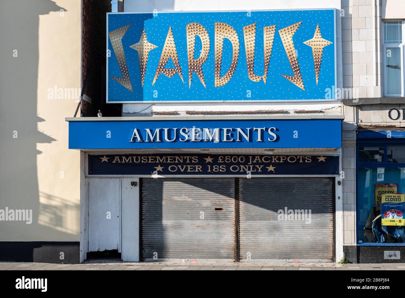 Stardust a fermé ses portes sur Marine Parade, Southend on Sea, Essex, Royaume-Uni, pendant que COVID-19 Coronavirus a verrouillé les distances sociales. Tais-toi Banque D'Images
