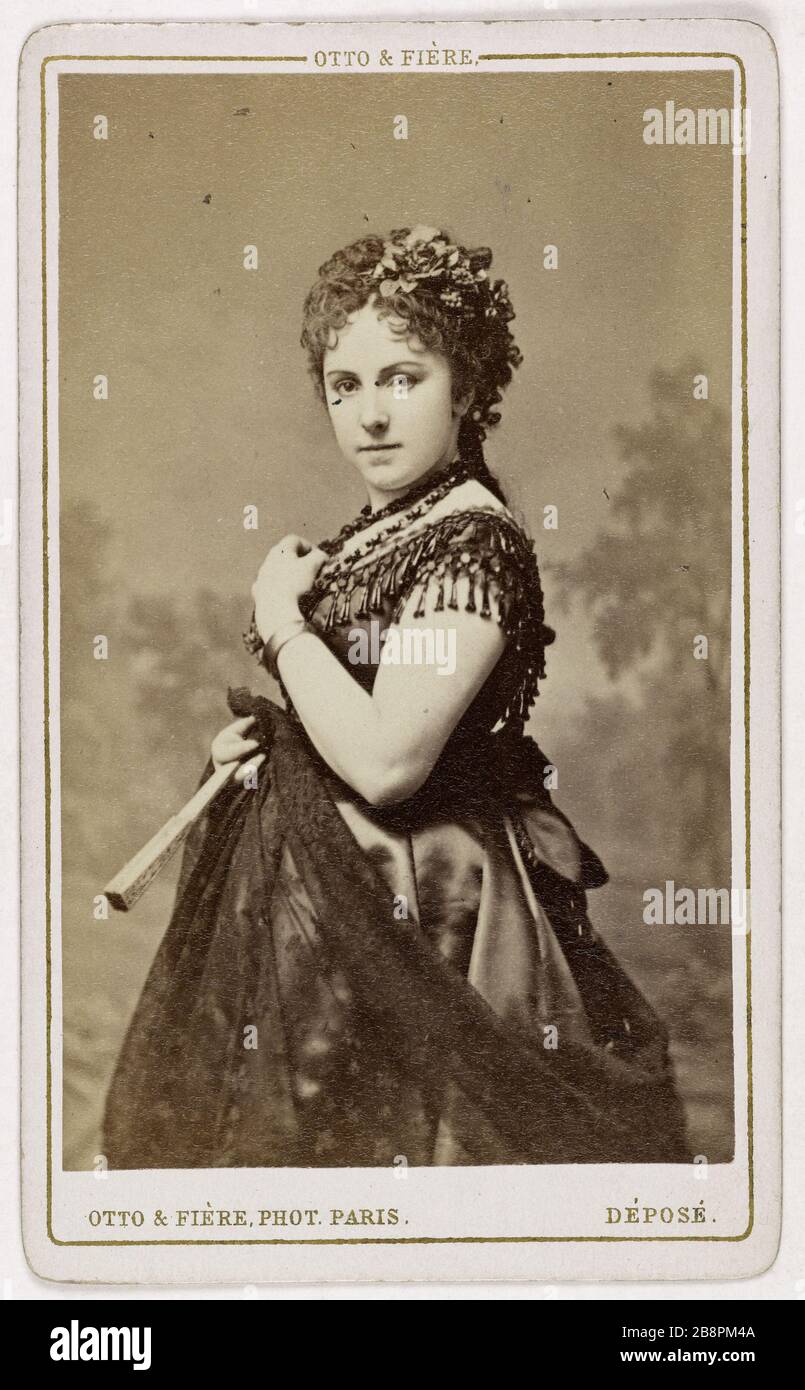 Portrait de Marie Roze, (PONSIN Mary, épouse de M. Mapteson, appelé), (1846-1926), (chanteuse et actrice) Otto & Fière. Portrait de Marie Roze, (Marie PONSIN, ésouris de M. Mapteson, dite), (1846-1926), chaneuse et actrice. Carte de visite (recto). Rage sur papier alluminé, 1860-1890. Paris, musée Carnavalet. Banque D'Images