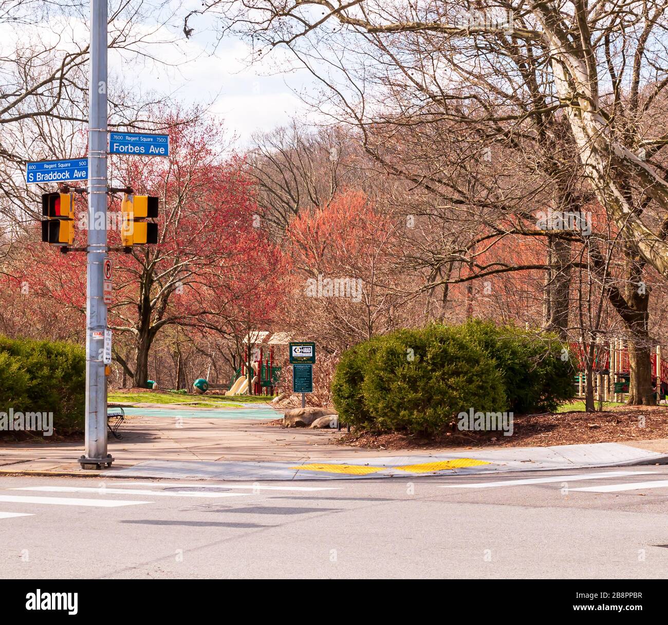 L'entrée de l'aire de jeux Frick Park à l'intersection des avenues Forbes et South Braddock, Pittsburgh, Pennsylvanie, États-Unis Banque D'Images