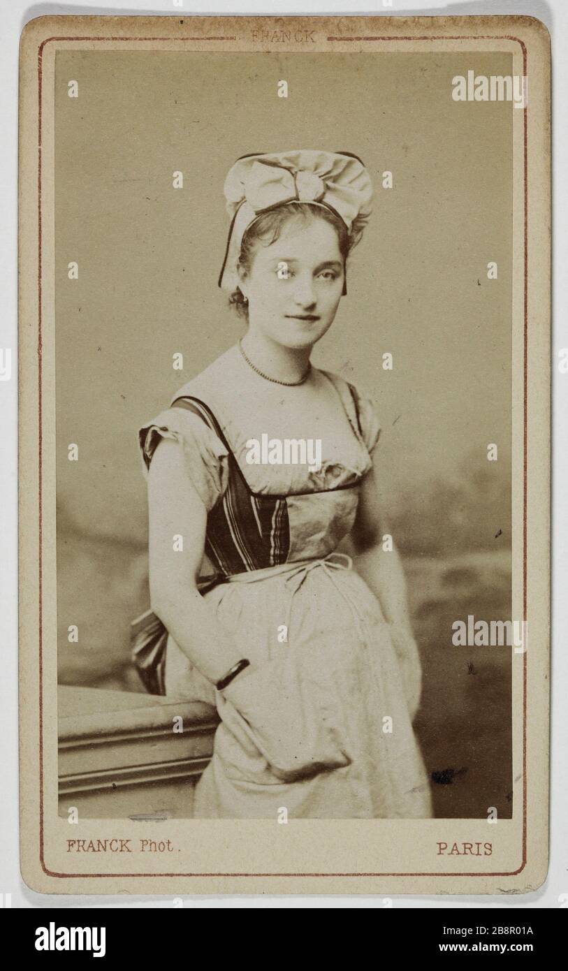 Portrait d'Amiati (Maria Theresa Victoria Adelaide Abbiate, appelée), (1851-1889), (chanteuse-hall) Franck (François Gobinet de Villechole, dit). Portrait d'Amiati (Marie-Thérèse Victoria-Adalaïde Abbiate, dite) (1851-1889), chaneuse de café-concert. Carte de visite (recto). Rage sur papier alluminé. 1870-1890. Paris, musée Carnavalet. Banque D'Images