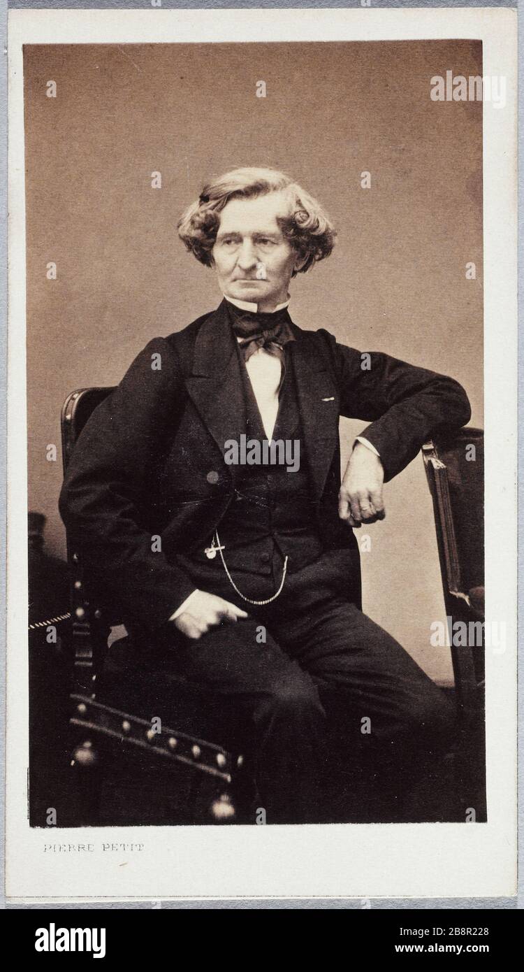 CARTE D'HECTOR BERLIOZ 'carte de visite d'Hector Berlioz (1803-1869), composeur français. Photo de Pierre petit (1832-1909). Paris, musée Carnavalet. Banque D'Images