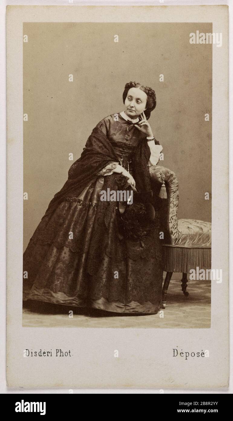 Portrait de la princesse Charlotte Bonaparte comtesse Primoli (1832-1901) Disderi & Cie. Portrait de la Princesse Charlotte Bonaparte, comtesse Primoli (1832-1901). Carte de visite (recto). Rage sur papier alluminé. 1860-1890. Paris, musée Carnavalet. Banque D'Images