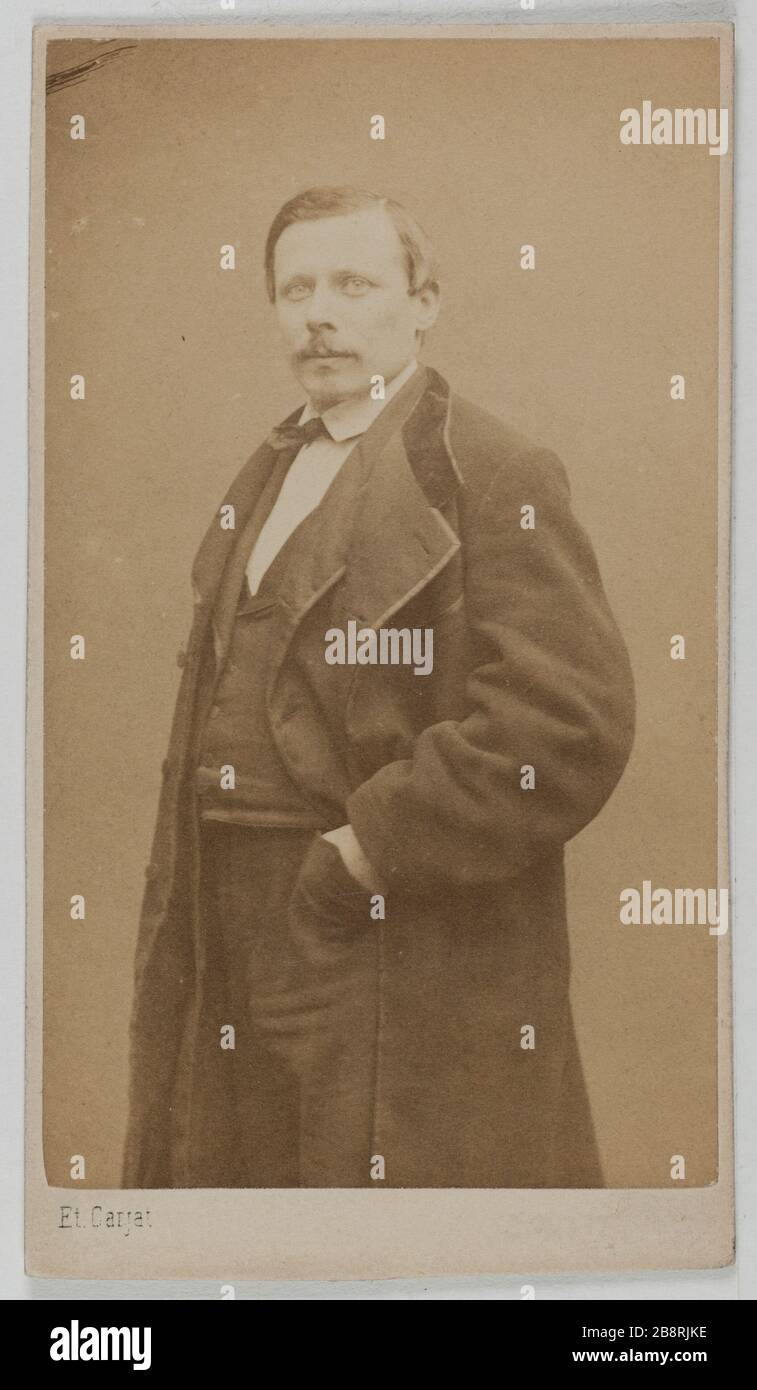 Portrait de Louis Lemercier de Neuville (1830-1918), (écrivain, journaliste, créateur du théâtre Pupazzi) Portrait de Louis Lemercier de Neuville (1830-1918), liturateur, journaliste, créateur du théâtre de Pupazzi. 1860-1890. Carte de visite (recto). Rage sur papier alluminé. Photo de Carjat & Cie. Paris, musée Carnavalet. Banque D'Images