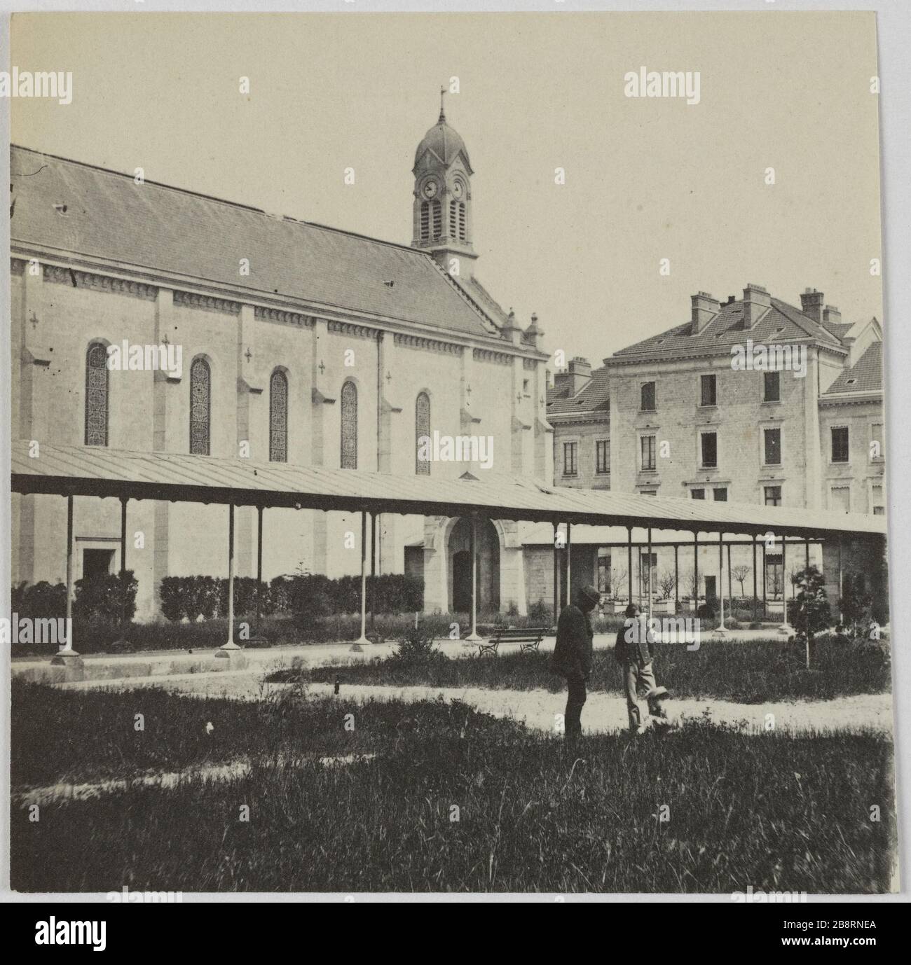 Ville d'Evrard / vue sur l'église. Vue sur l'Église de Ville-Evrard. La commune de Paris. Vue de l'Église de Ville-Evrard. Neuilly-sur-Marne (Seine-Saint-Denis). Photo d'Hippolyte Blancard (1843-1924). Rage au plateau (recto). 1870-1871. Paris, musée Carnavalet. Banque D'Images