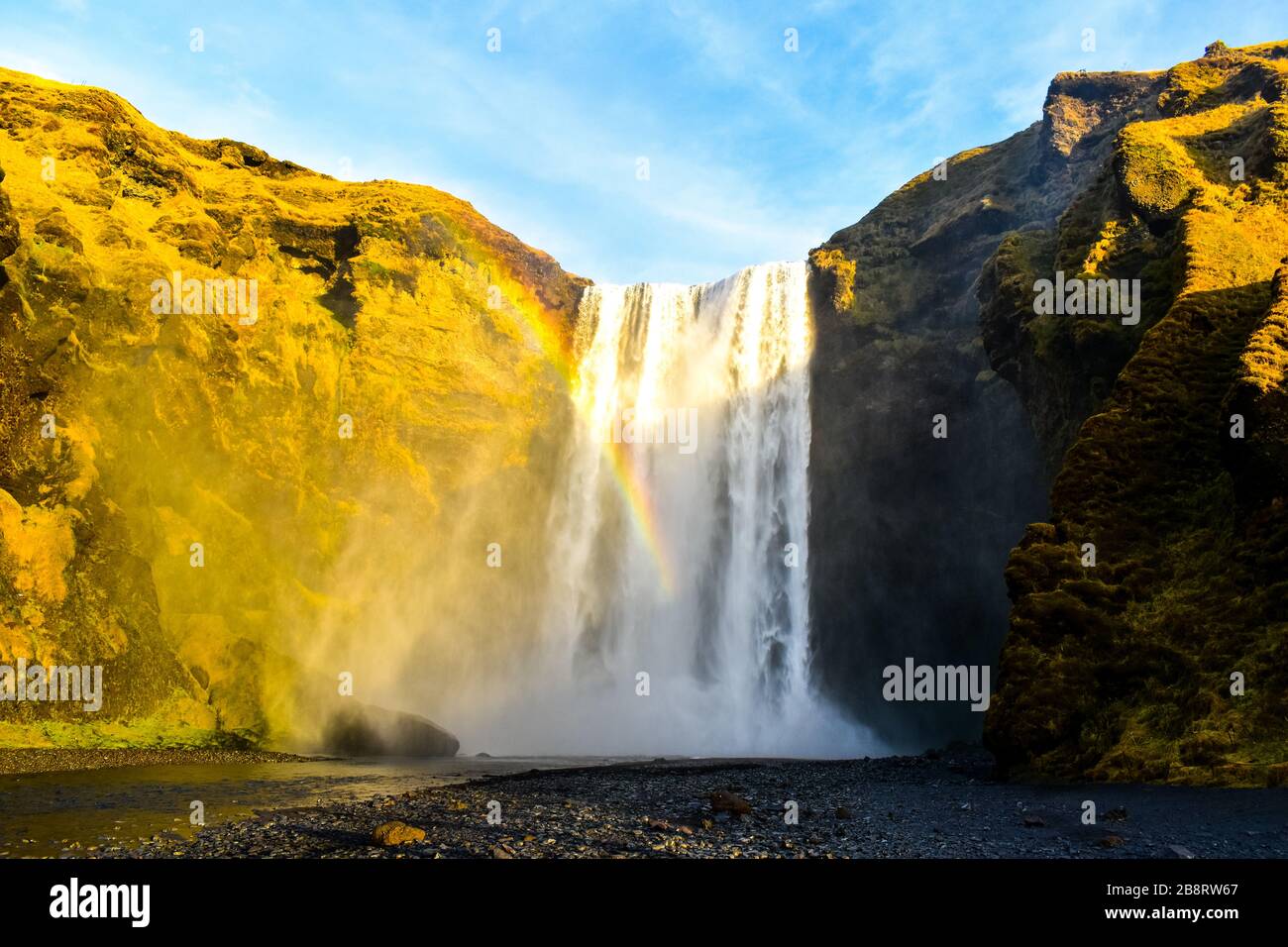 Un arc-en-ciel sur Skogafoss Banque D'Images