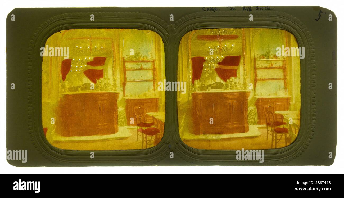 Café XIXe siècle, boulevard de Strasbourg, 10ème arrondissement, Paris. Café XIXe siècle. 'Café du XIXème siècle, boulevard de Strasbourg, Paris (Xème arr.)'. Photographie anonyme. Les transparents ('effet diorama') sur papier aluminé. Tous les deux. Entre 1855 et 1865. Paris, musée Carnavalet. Banque D'Images