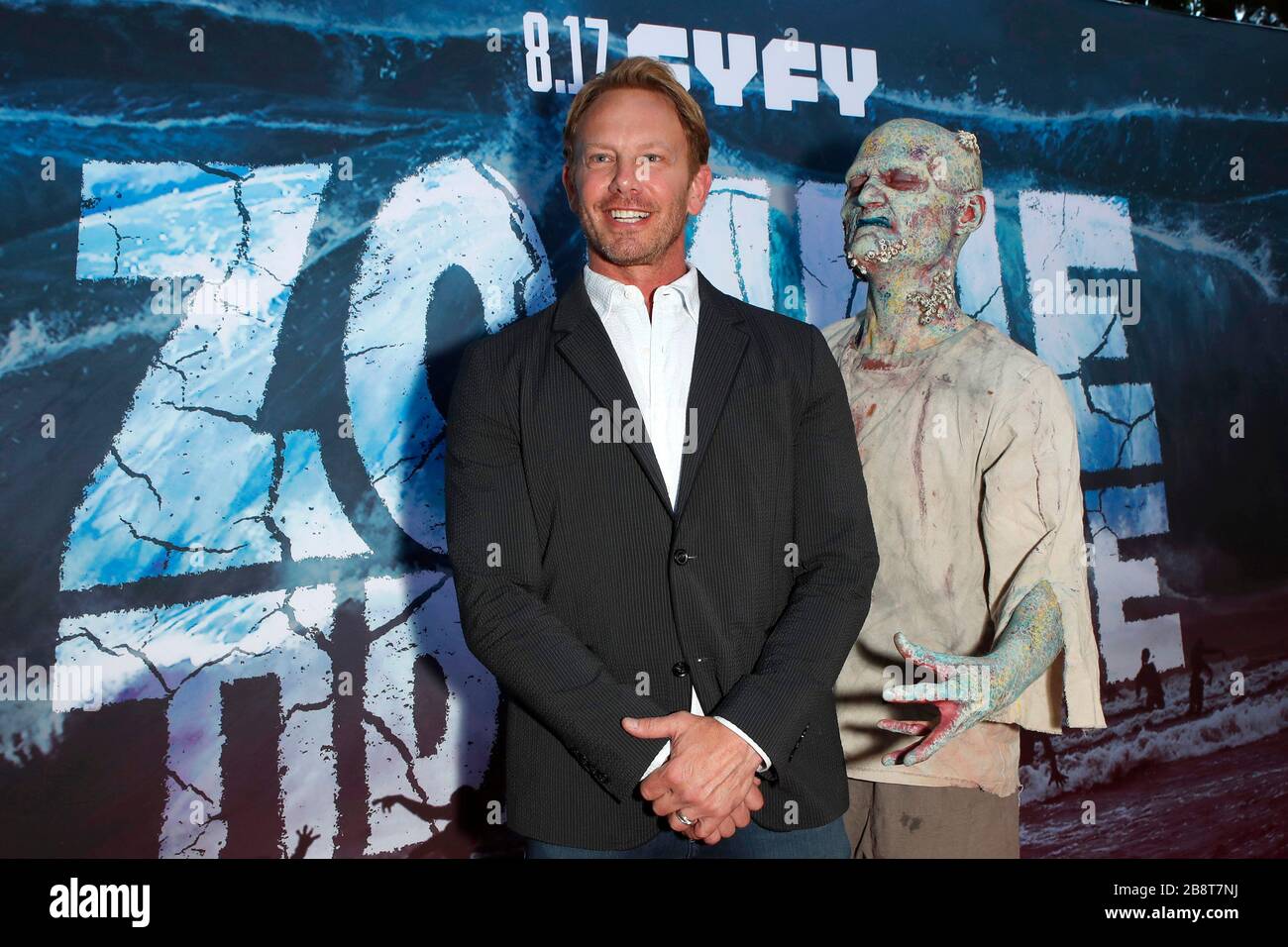 12 août 2019, North Hollywood, CA, États-Unis: LOS ANGELES - 12 AOÛT: Ian Ziering, Water Zombie à la ''Zombie Tidal Wave'' Premiere screening à l'hôtel Garland le 12 août 2019 à North Hollywood, CA (Credit image: © Kay Blake/ZUMA Wire) Banque D'Images