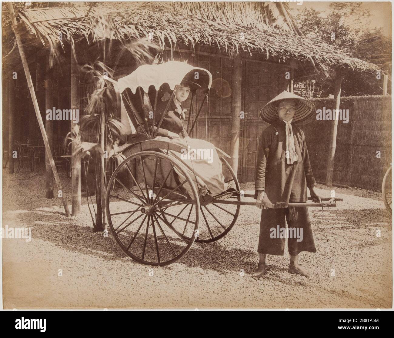 Pousse-pousse chinois au début des années 1900. Probablement à Hong Kong Photo Stock - Alamy