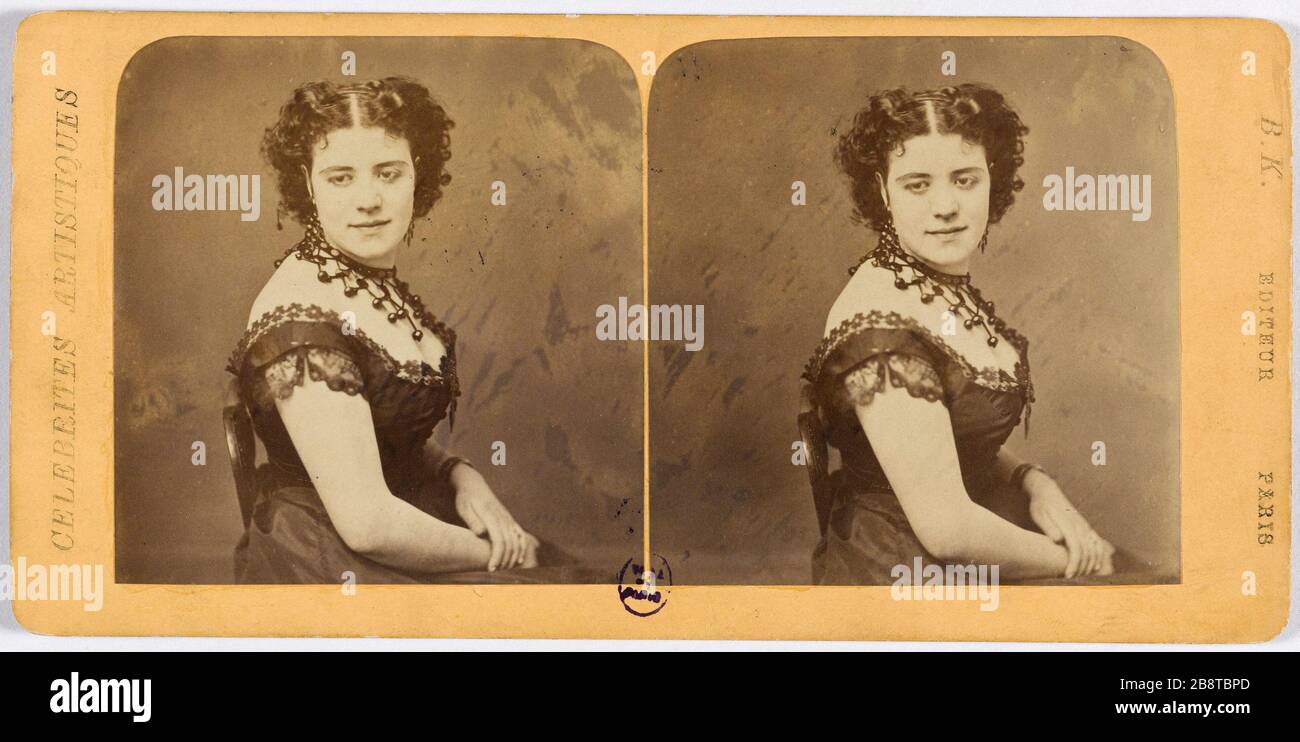 Rosine Bloch. Portrait de Rosine Bloch, chanteuse. 'Rosine Bloch, cantatrice'. Photo de Vaurie & Cie. Vue stérique sur papier aluminé. Vers 1860-1870. Paris, musée Carnavalet. Banque D'Images