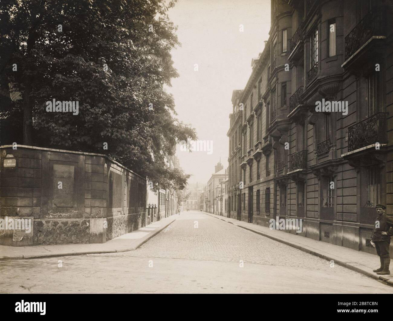 SIR JACK LA RUE LA RUE BABYLONE la rue Monsieur levier de la rue de Babylone, Paris (VIIIe arr.). Photo de Charles Lansiaux (1855-1939), 11 août 1920. Paris, musée Carnavalet. Banque D'Images