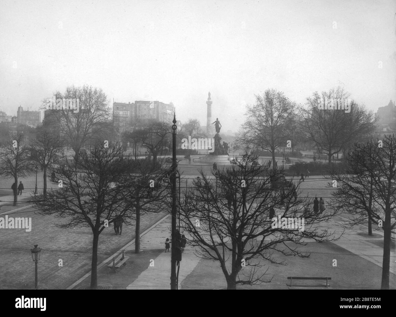 LIEU DE LA NATION place de la Nation, vue d'ensemble. Paris (Xème arr.), 22 novembre 1920. Photo de Charles Lansiaux (1855-1939). Paris, musée Carnavalet. Banque D'Images