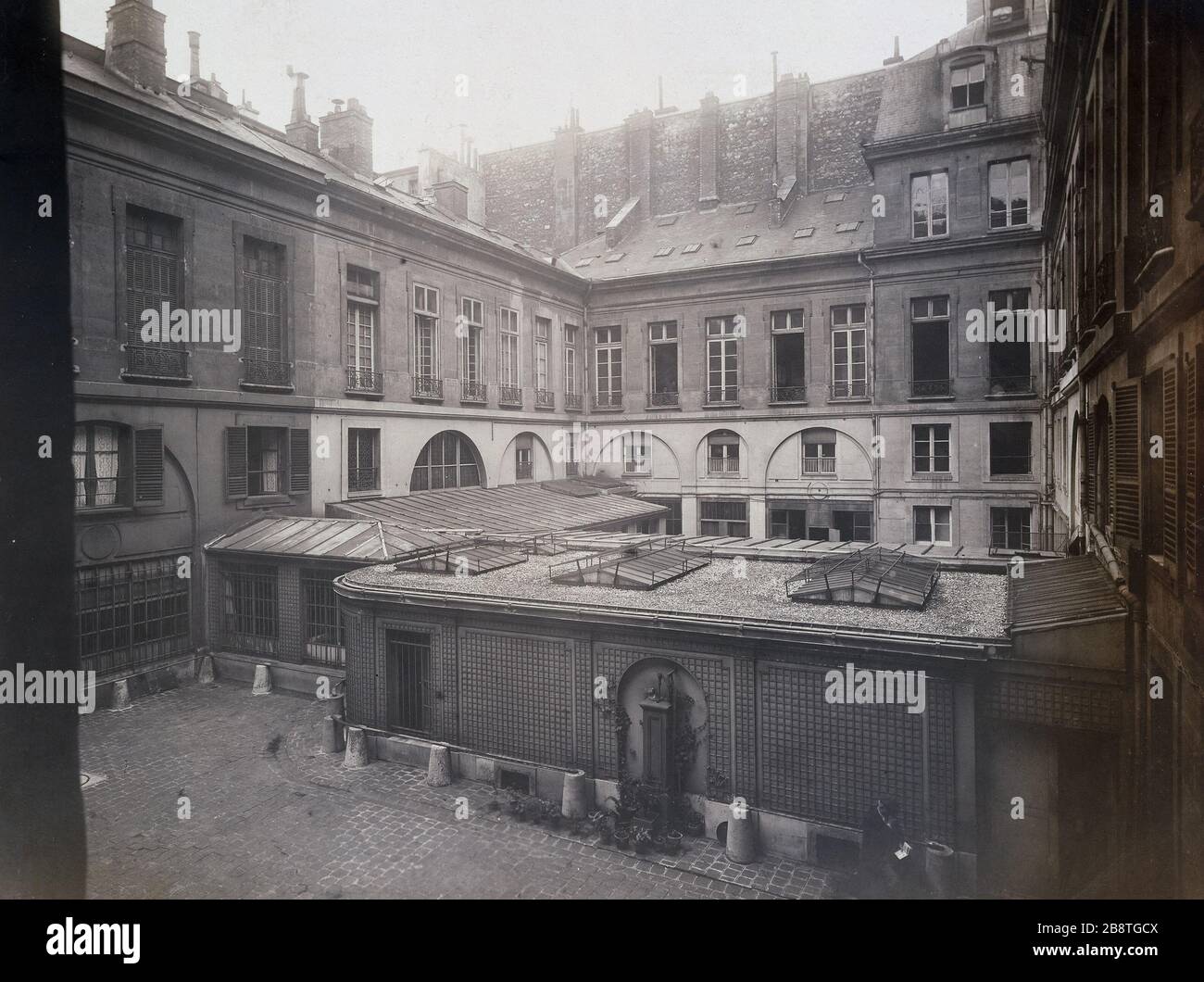 8 RUE ROYALE 8, rue Royale, vue de la cour levier du palais de l'entrésol. Paris (VIIIème arr.). Photo de Charles Lansiaux (1855-1939). Paris, musée Carnavalet. Banque D'Images