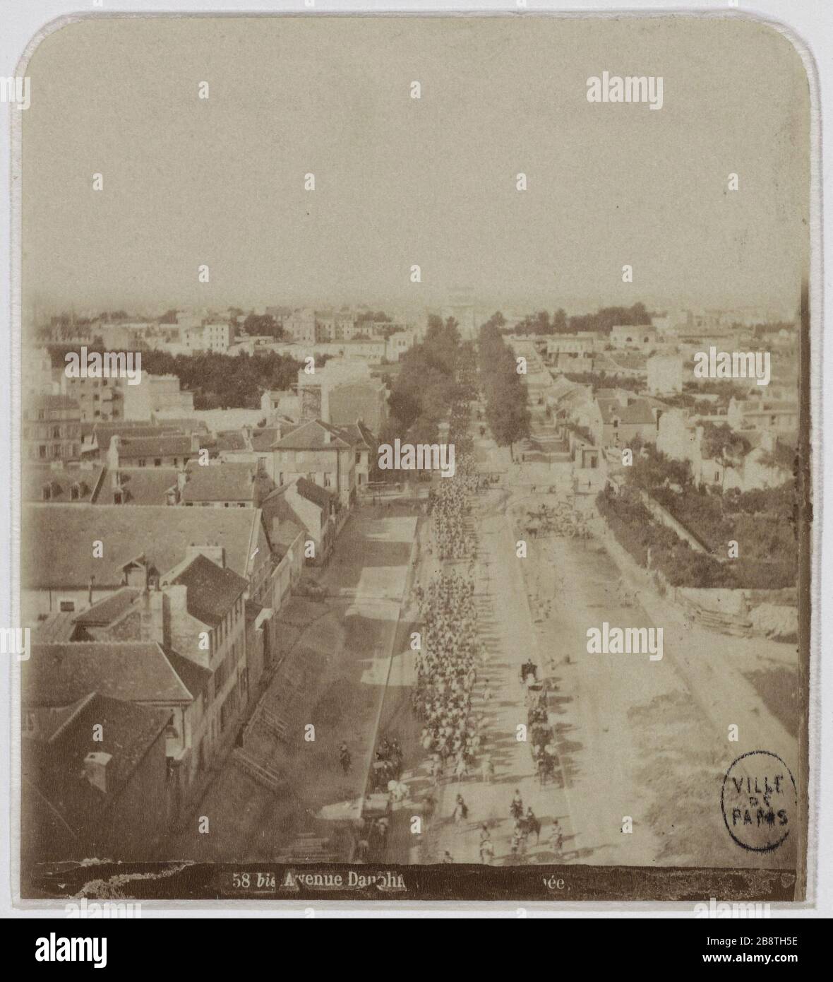 Ancienne avenue Bugeaud. Avenue Bugeaud, ancienne avenue Dauphine, 16ème arrondissement, Paris. Avenue Bugeaud, avenue ancienne Dauphine, Paris (XVIème arr.). Vue unique sur papier alluminé. Vers 1849-1859. Photographie anonyme. Paris, musée Carnavalet. Banque D'Images