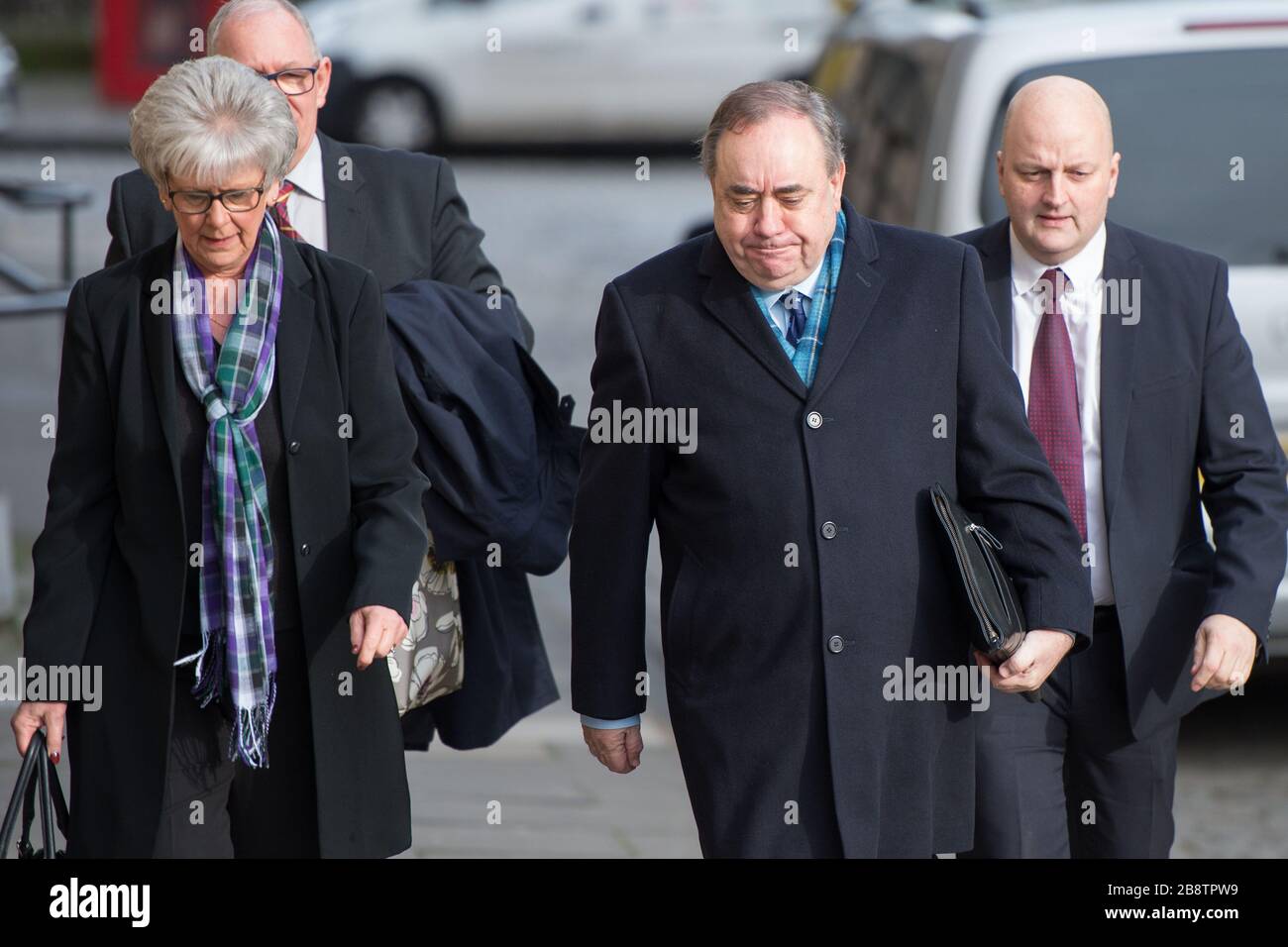 Édimbourg, Royaume-Uni. 23 mars 2020. Photo : Alex Salmond - ancien premier ministre de l'Écosse et ancien chef du parti national écossais (SNP). Alex Salmond est vu arriver à la Haute Cour le jour 11 de son procès, où le jury devrait rendre un verdict plus tard aujourd'hui. Crédit : Colin Fisher/Alay Live News Banque D'Images